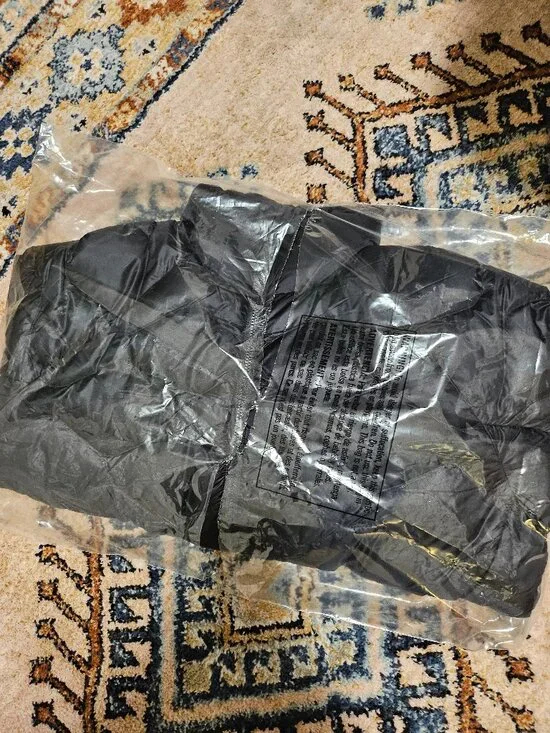 NWT Lululemon Women’s Featherweight 900-Down-Fill Quilted Jacket Black Size M - Picture 3 of 7